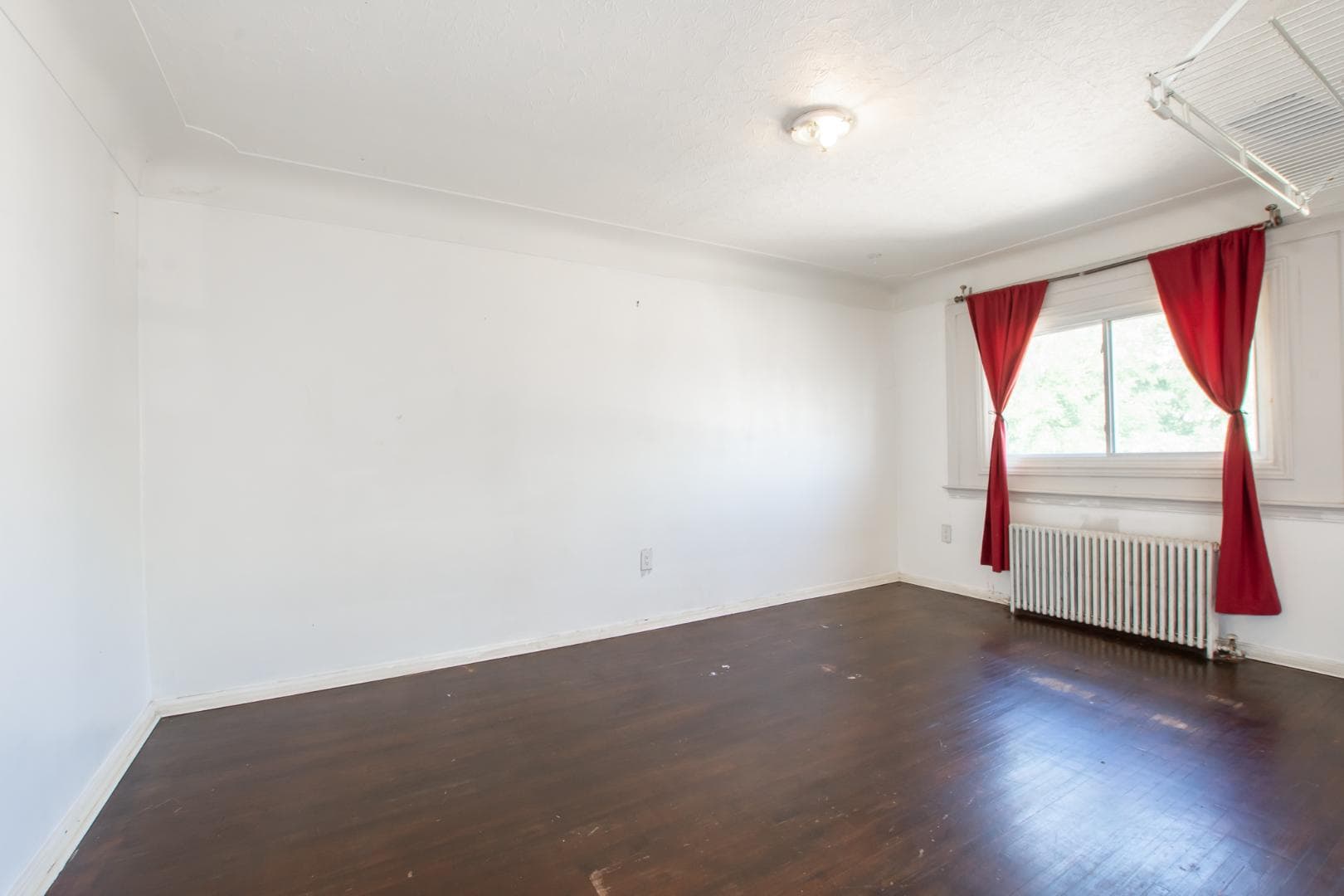 62 Division St, Unit 2 - Front Upper, St. Catharines, Ontario photo 3